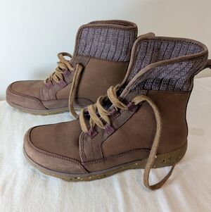 Chaco Sz 8 Barbary Boots Mahogany Leather Waterproof